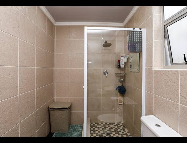 3 BEDROOM APARTMENT FOR SALE IN GLENWOOD